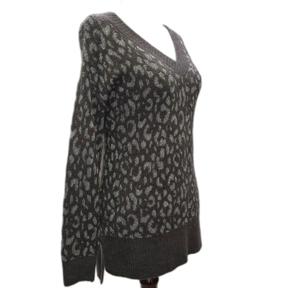 Nine West Metallic Leopard Print V-Neck Tunic Sweater Gray Silver M EUC - Picture 2 of 11